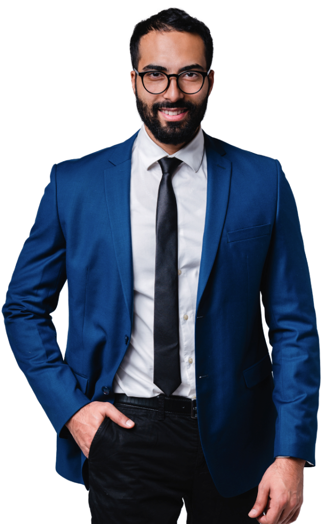 Universidad DARUMA, hombre en traje de color azul con camisa blanca así como una corbata negro con unos lentes negros